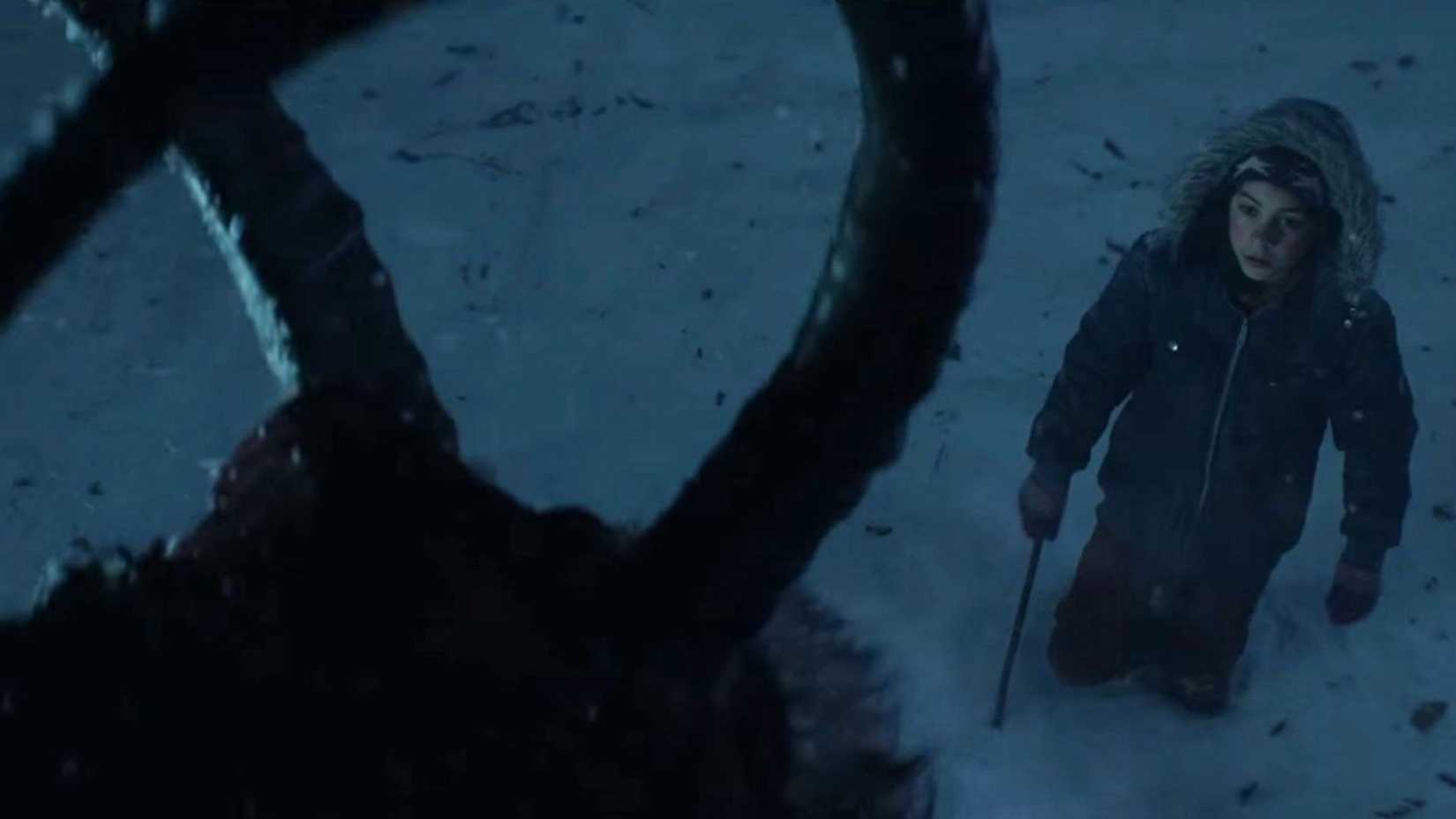 Krampus observando uma criança