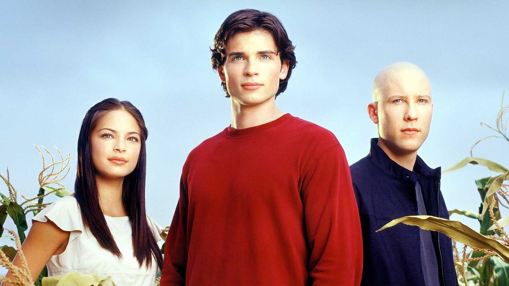 Lana Lang, Clark Kent and Lex Luthor in a cornfield in Smallville