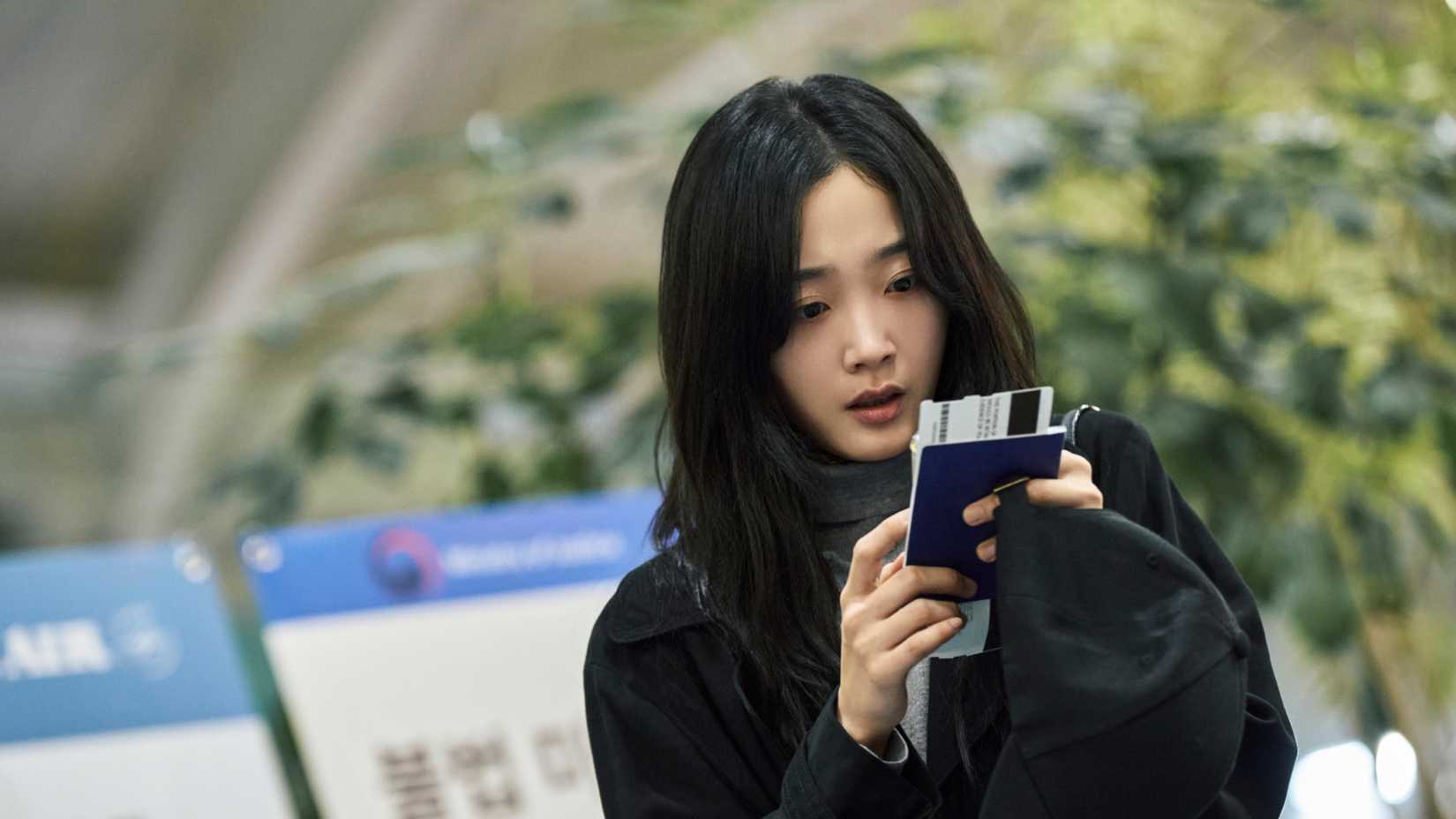 Lee Yoo-mi como Jo Hui-su em As You Stood By