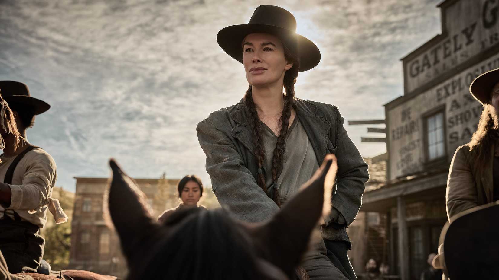Lena Headey como Fiona Nolan em The Abandons