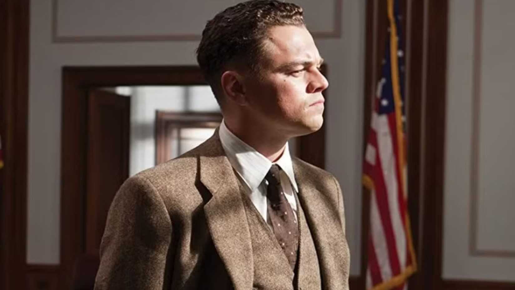 Leonardo DiCaprio como J. Edgar Hoover em J. Edgar