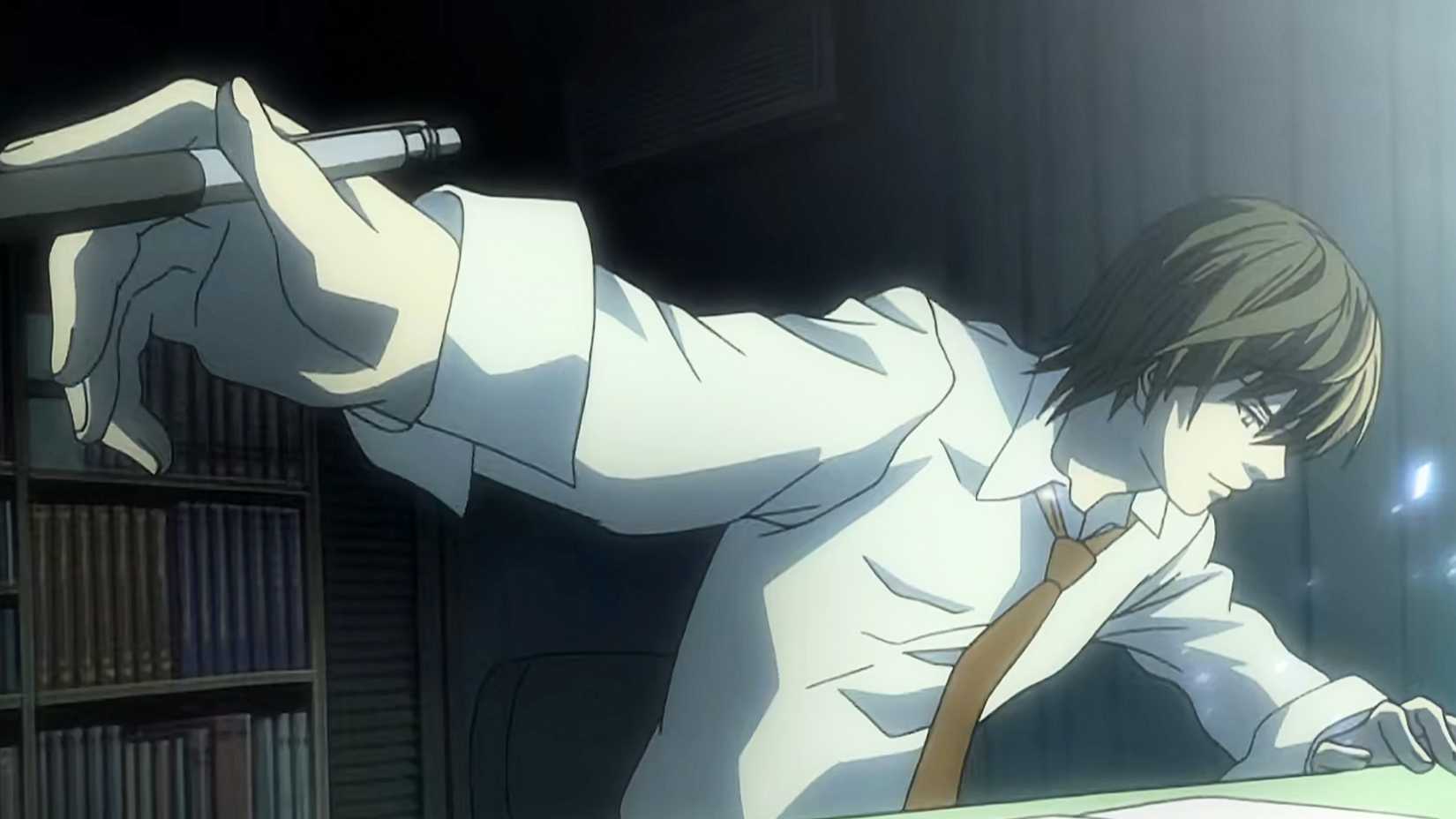 Light Yagami bewegt seinen Stift in Death Note