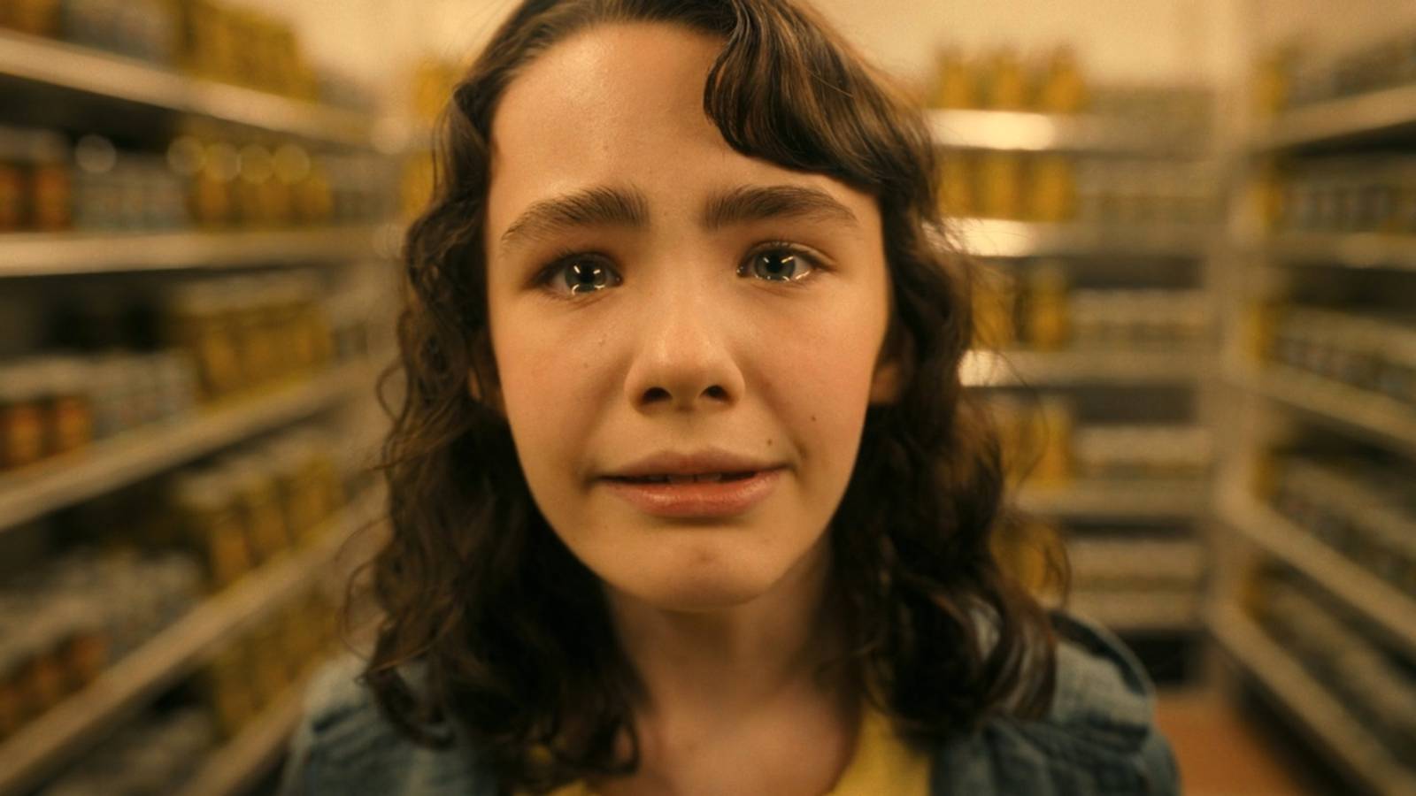 Lilly scared with watery eyes in Welcome to Derry episode 2