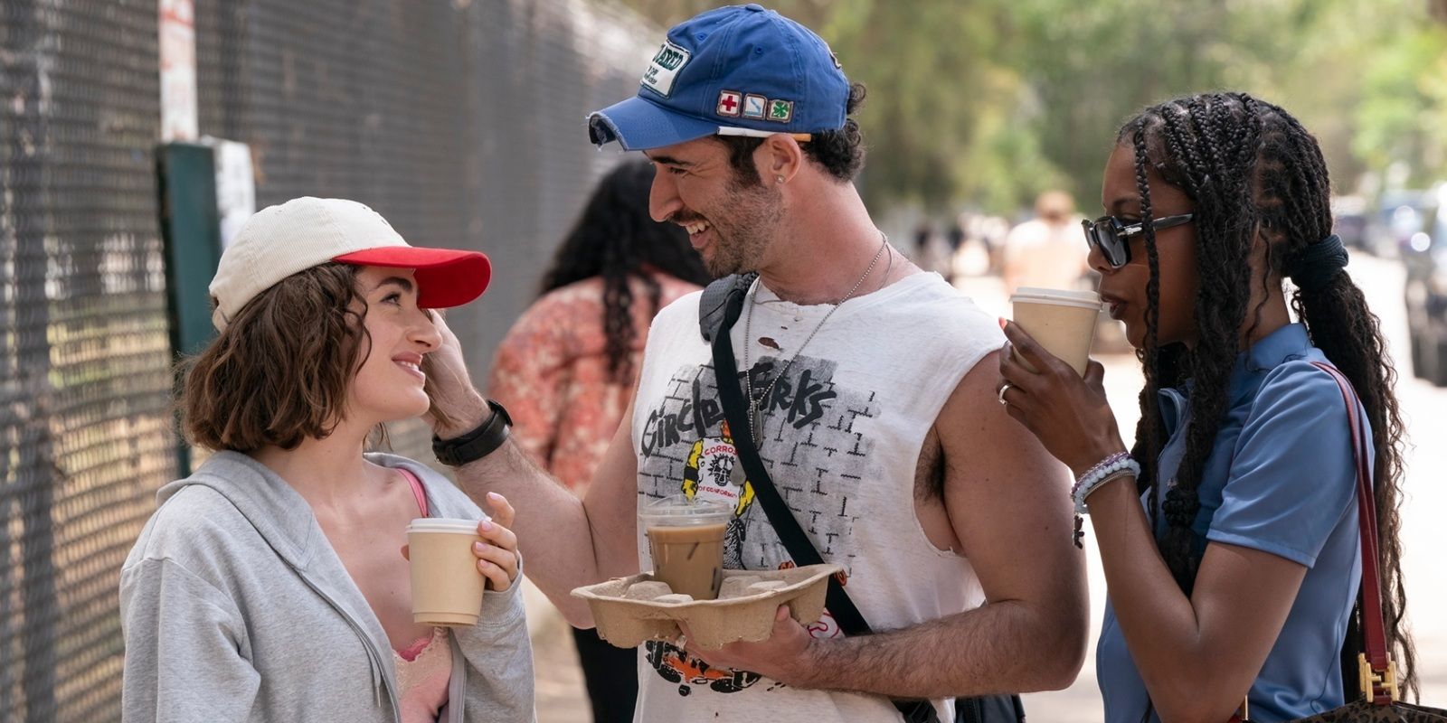 Maia, Charlie e Alani in strada in I Love LA
