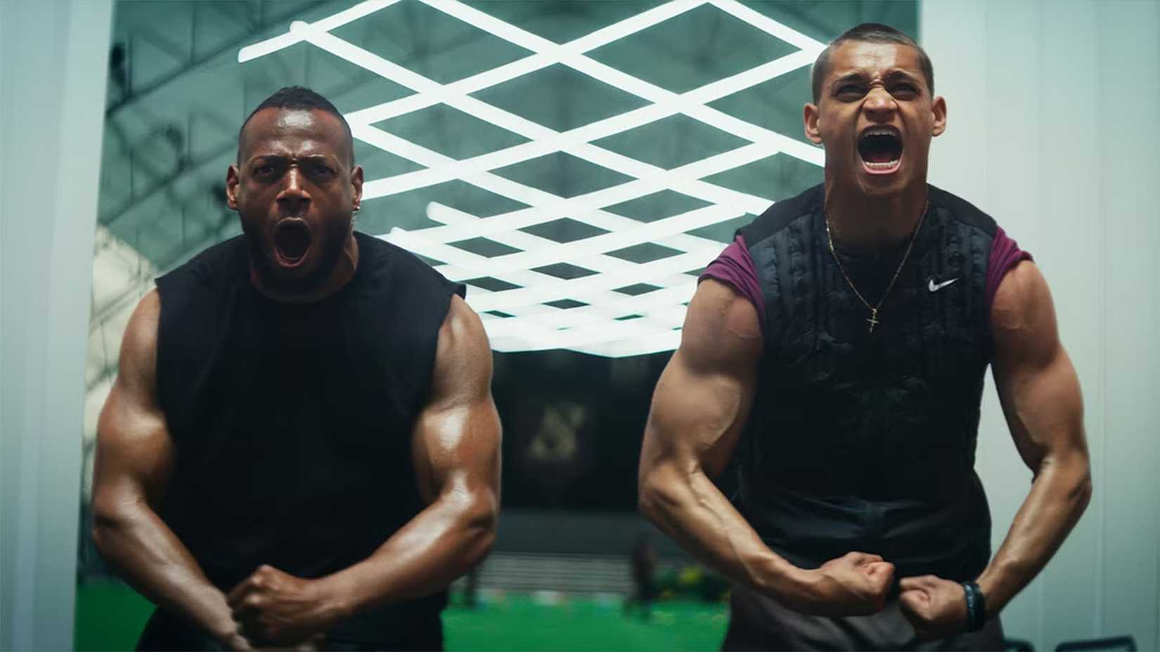 marlon wayans tyriq withers flexing and screaming in him