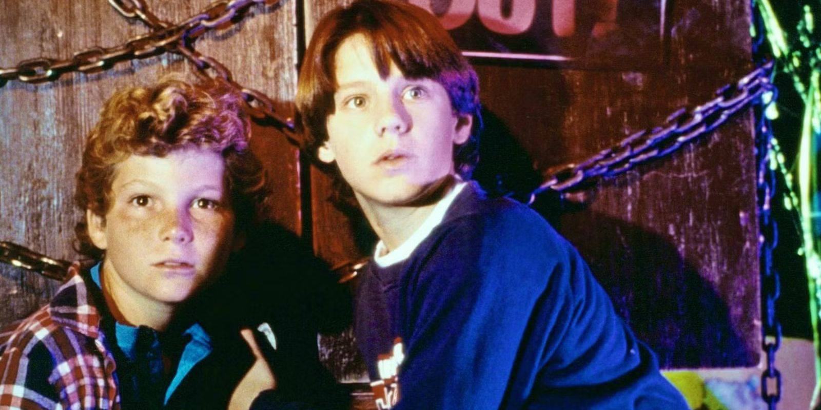 Marshall Teller and Simon Holmes huddled together in fear, in Eerie, Indiana