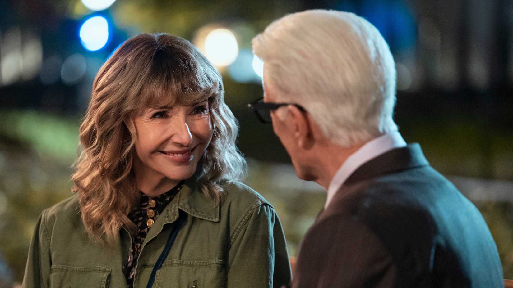 Mary Steenburgen e Ted Danson em A Man on the Inside