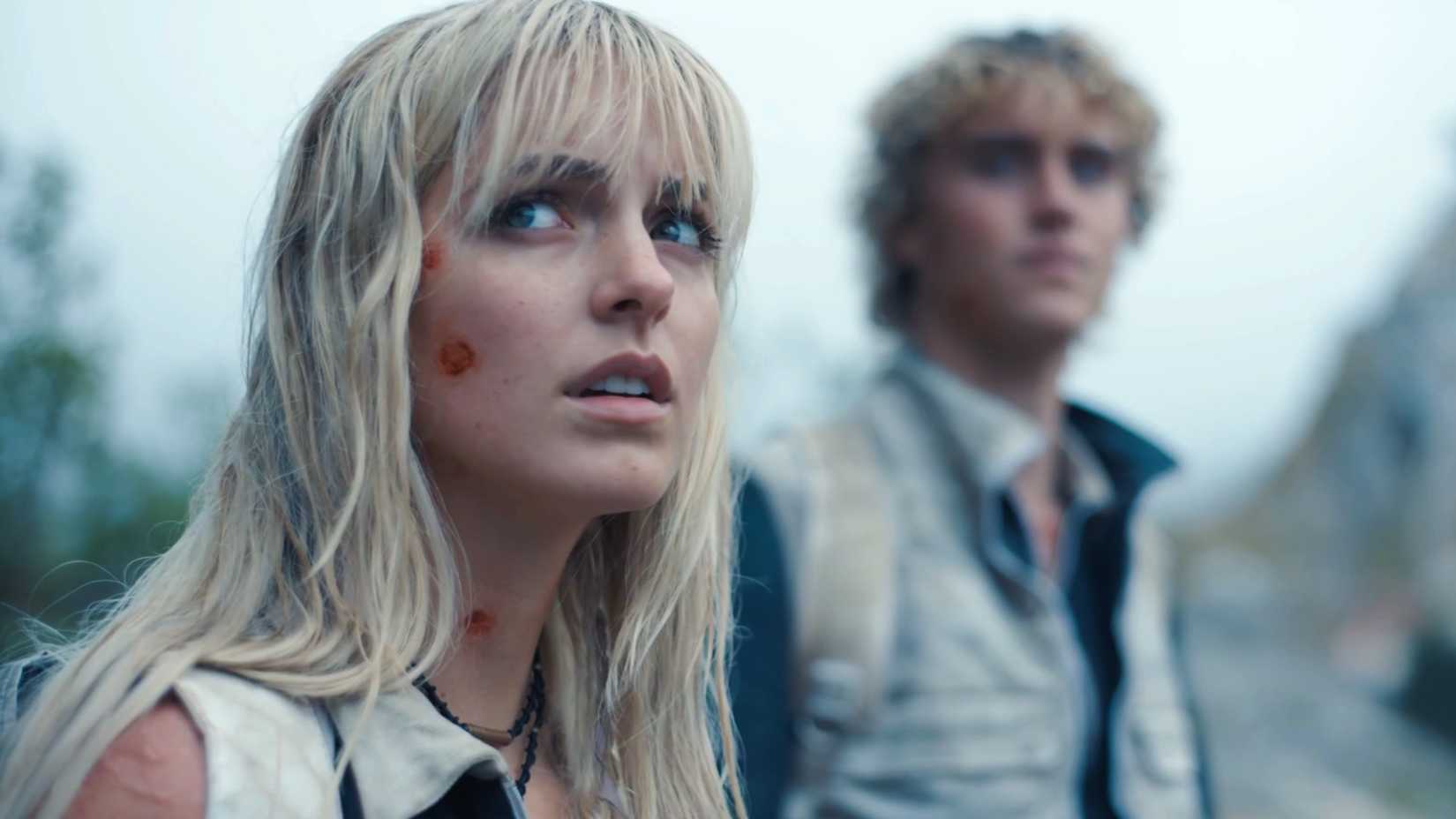 Mckenna Grace como Maysilee em Jogos Vorazes: Aurora da Colheita