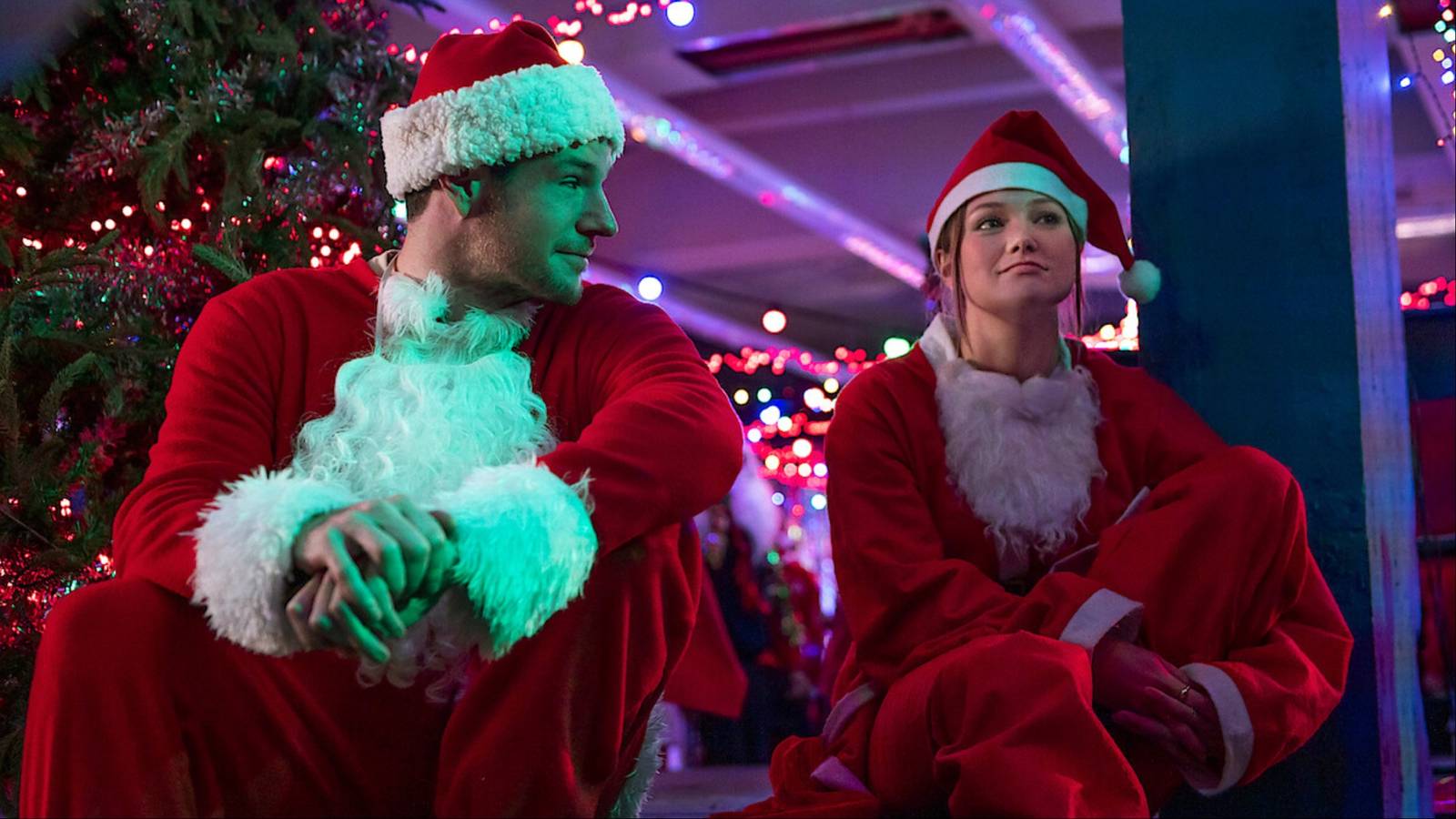 Jingle Bell Heist Review: Netflix's Latest Rom-Com is A Holiday Caper With Surprising Twists
