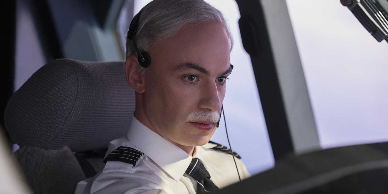 Nathan vestido como Sully em The Rehearsal