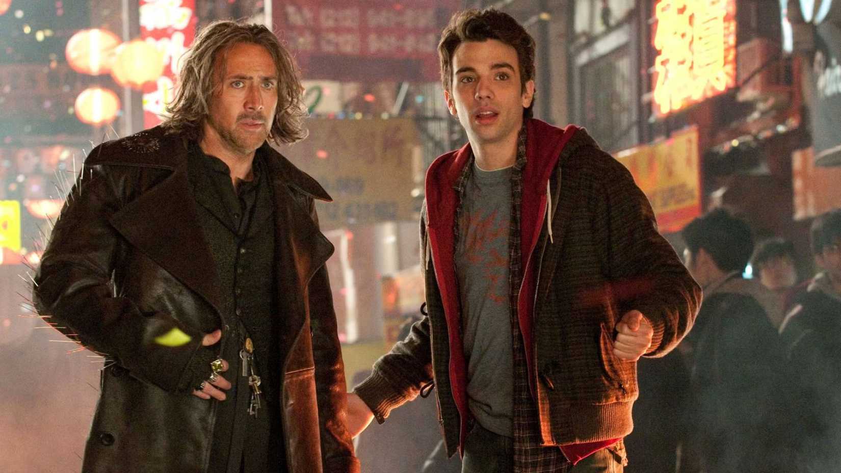 Nicolas Cage como Balthazar Blake e Jay Baruchel como Dave Stutler em O Aprendiz de Feiticeiro