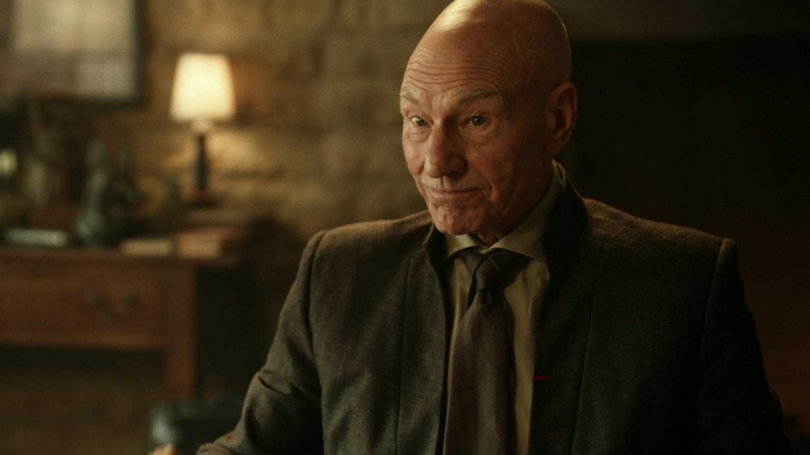 Picard sendo entrevistado na 1ª temporada