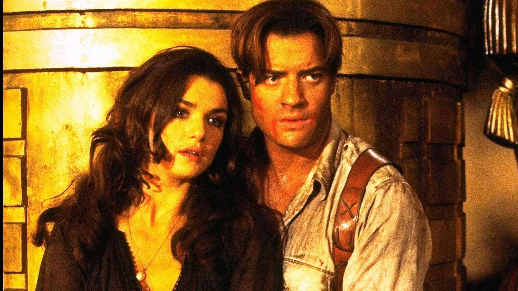 Rachel Weisz e Brendan Fraser em O Retorno da Múmia
