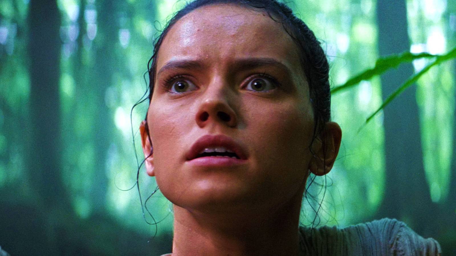 A Bit Rey Star Wars: Subtle Romantic Undertones Between Rey and Kylo Ren in The ...