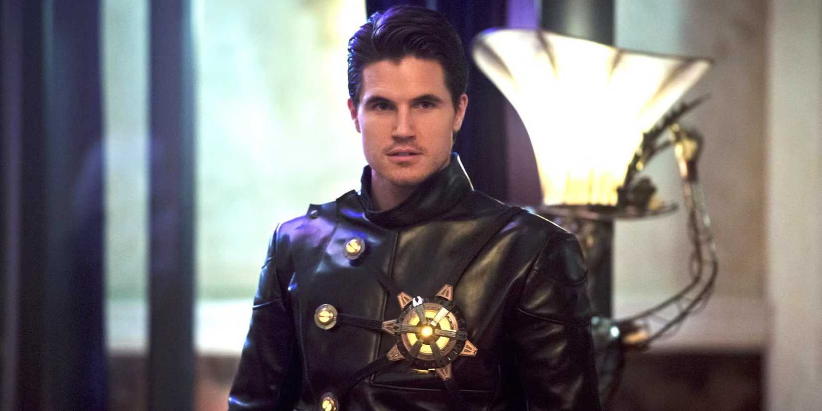 Robbie Amell como Firestorm em The Flash