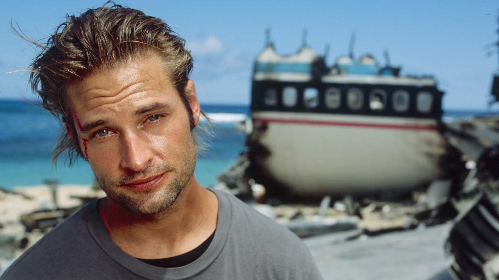 Josh Holloway como Sawyer sorrindo em Lost