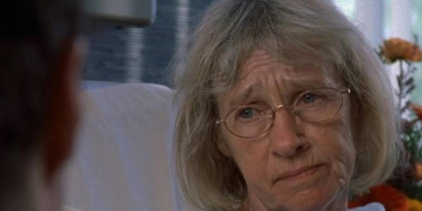 Kathryn Joosten playing a patient looking serious on Scrubs