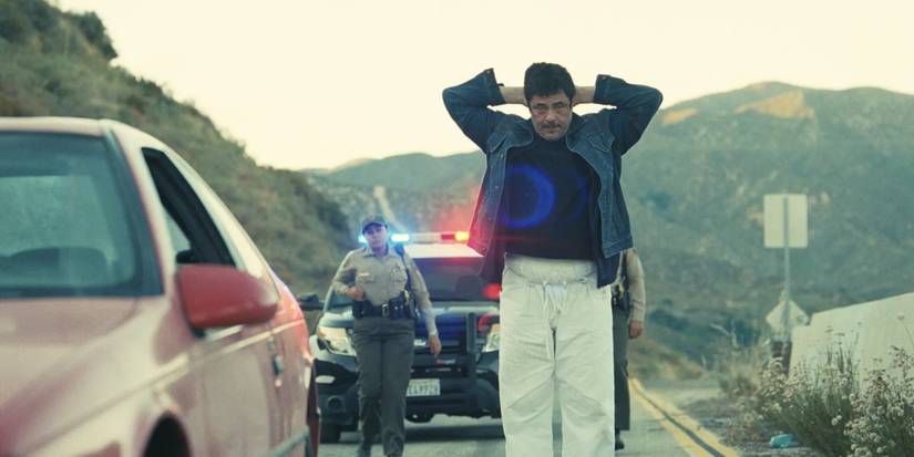 Sergio é parado pela polícia em One Battle After Another