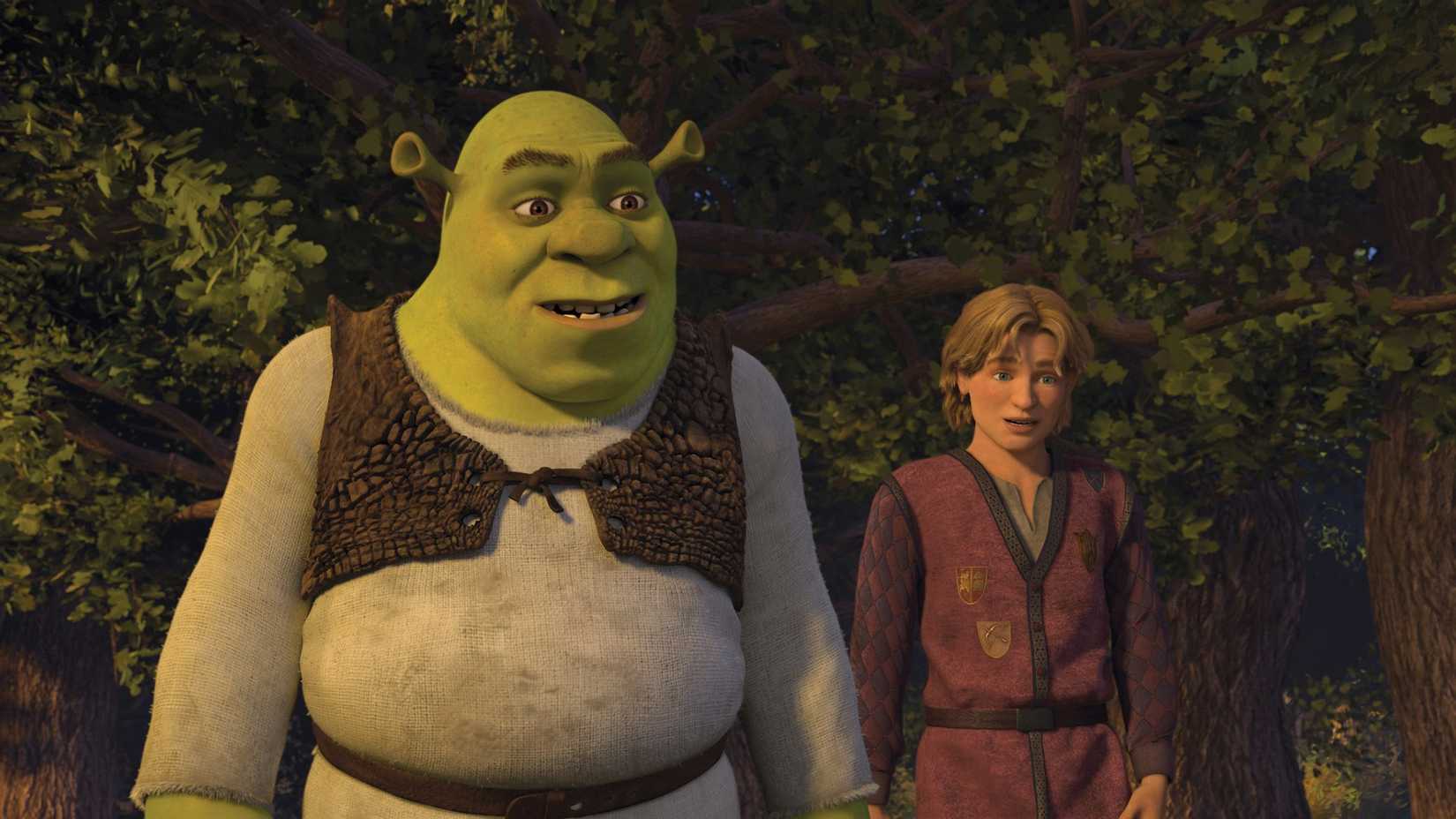 Shrek e Artie olham surpresos em Shrek Terceiro