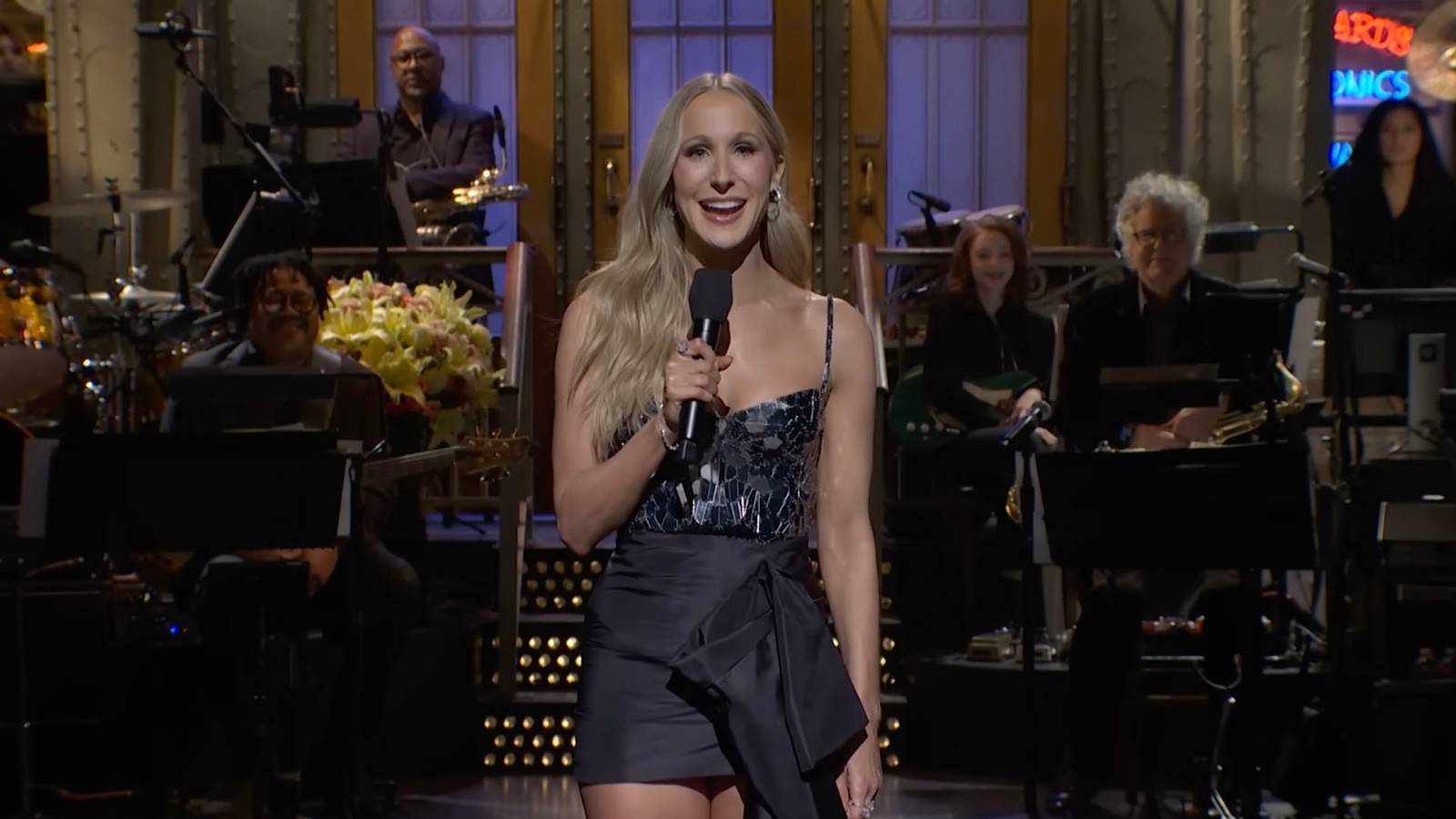 Nikki Glaser Reveals What Is Off Limits For The Golden Globes 2026 Nikki Glaser Reveals What Is Off Limits For The Golden Globes 2026