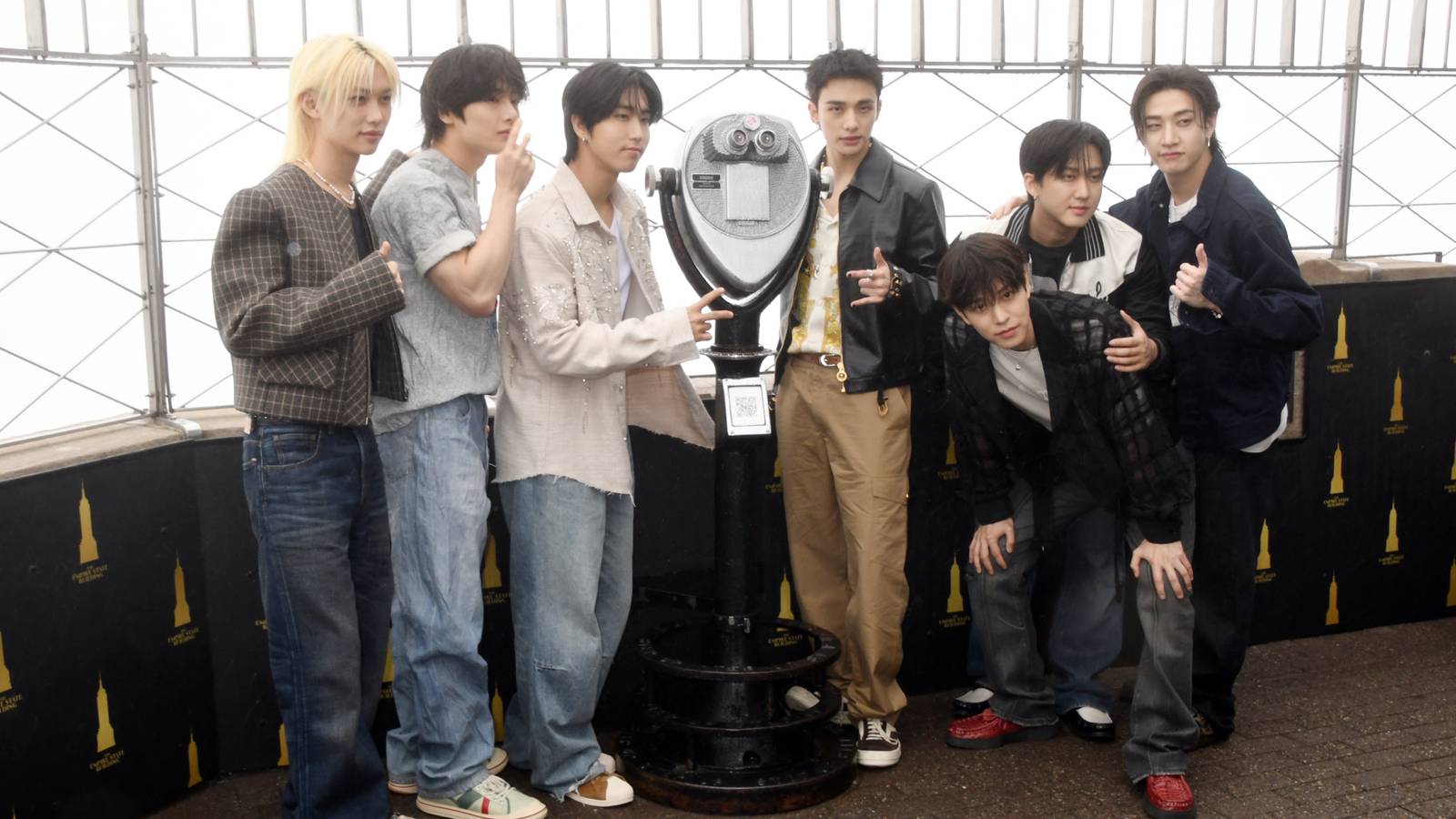 Stray Kids at the top of the empire state building