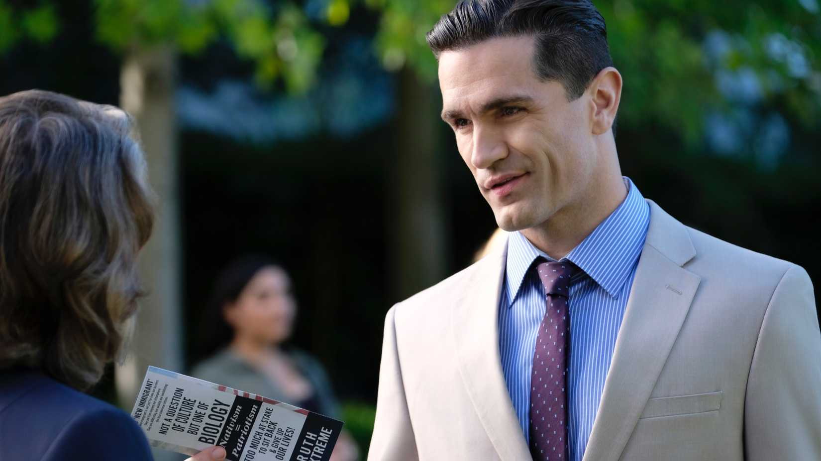 Sam Witwer como Agente Liberty em Supergirl.