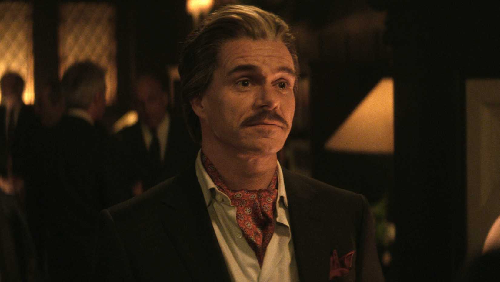 Jack Duquesne (Tony Dalton) e Wilson Fisk (Vincent D'Onofrio) em cena de Demolidor: Born Again.