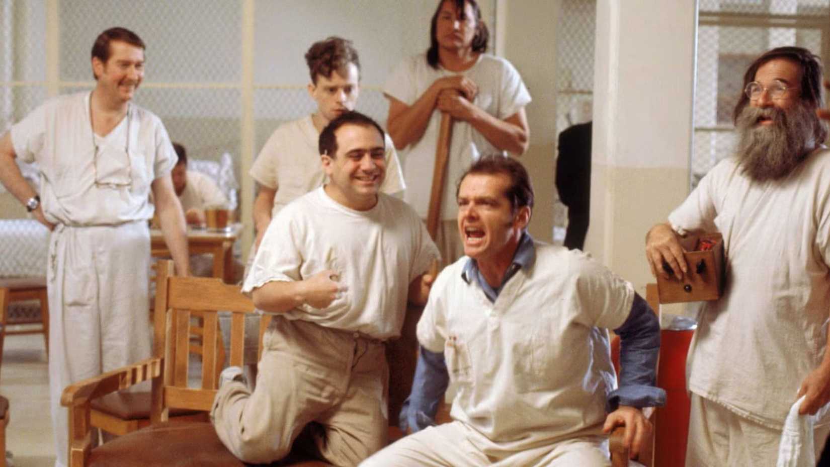 O elenco de Um Estranho no Ninho