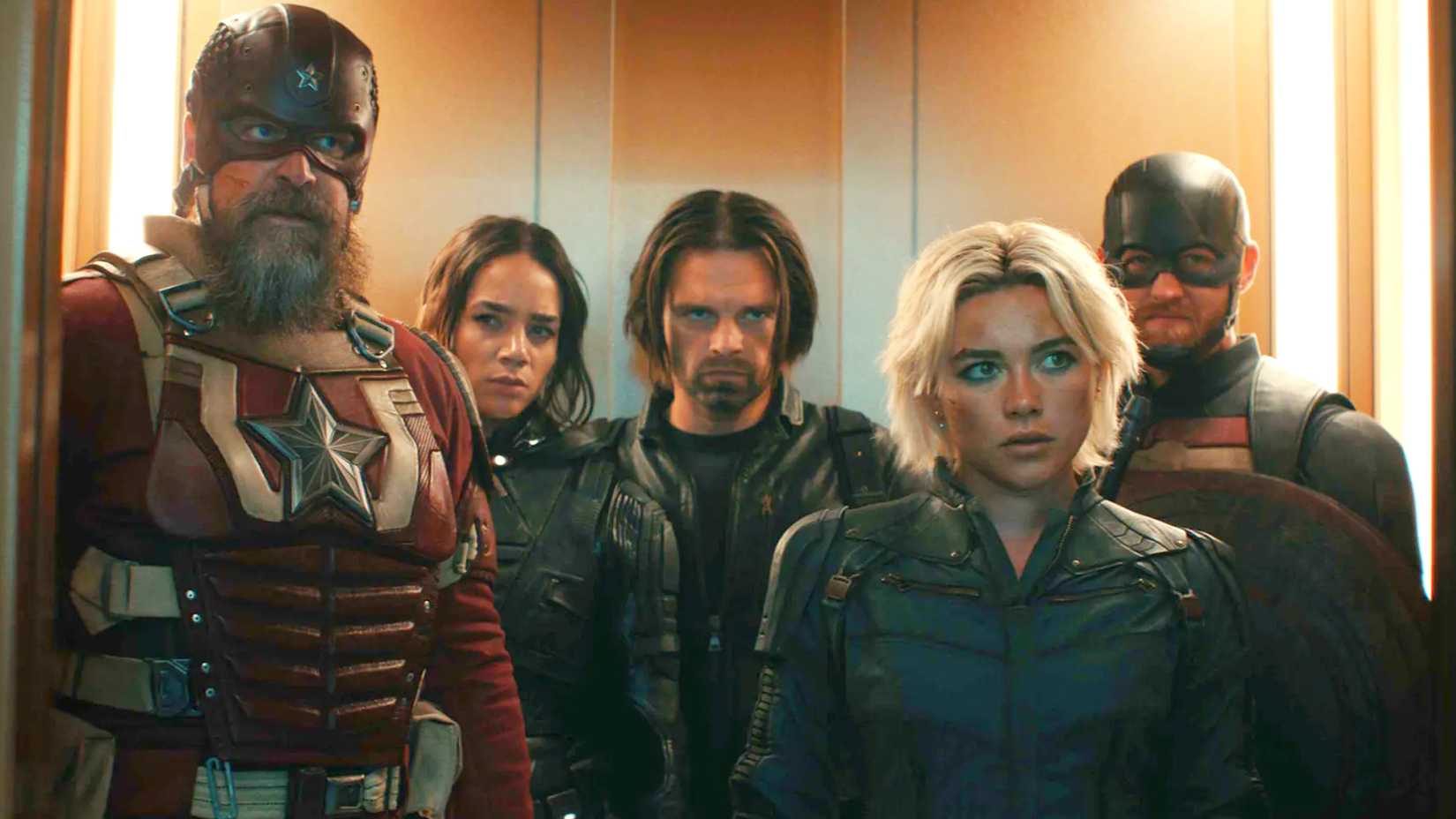 Elenco de Thunderbolts em um elevador