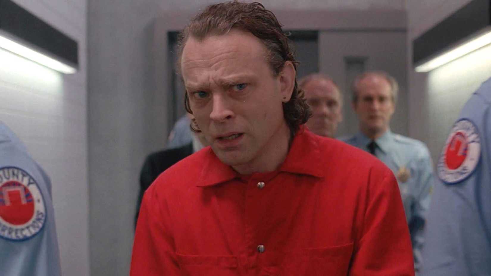 Luther Lee Boggs (Brad Dourif) no episódio "Beyond the Sea" de The X-Files.