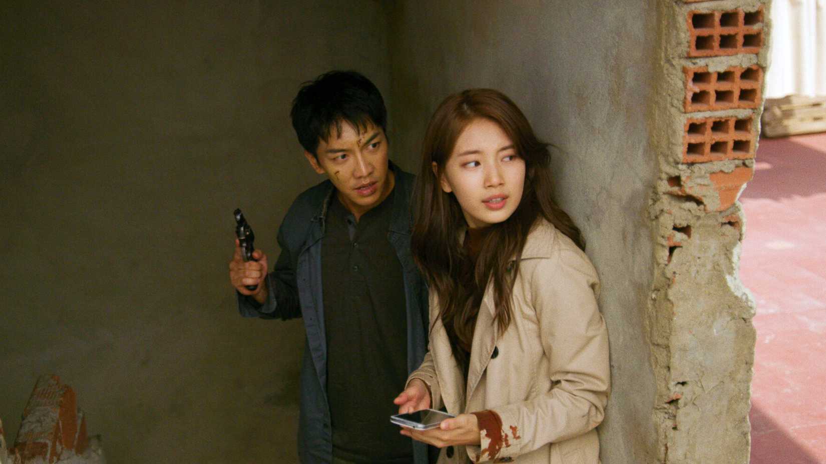 Vagabond's main characters look over their shoulders