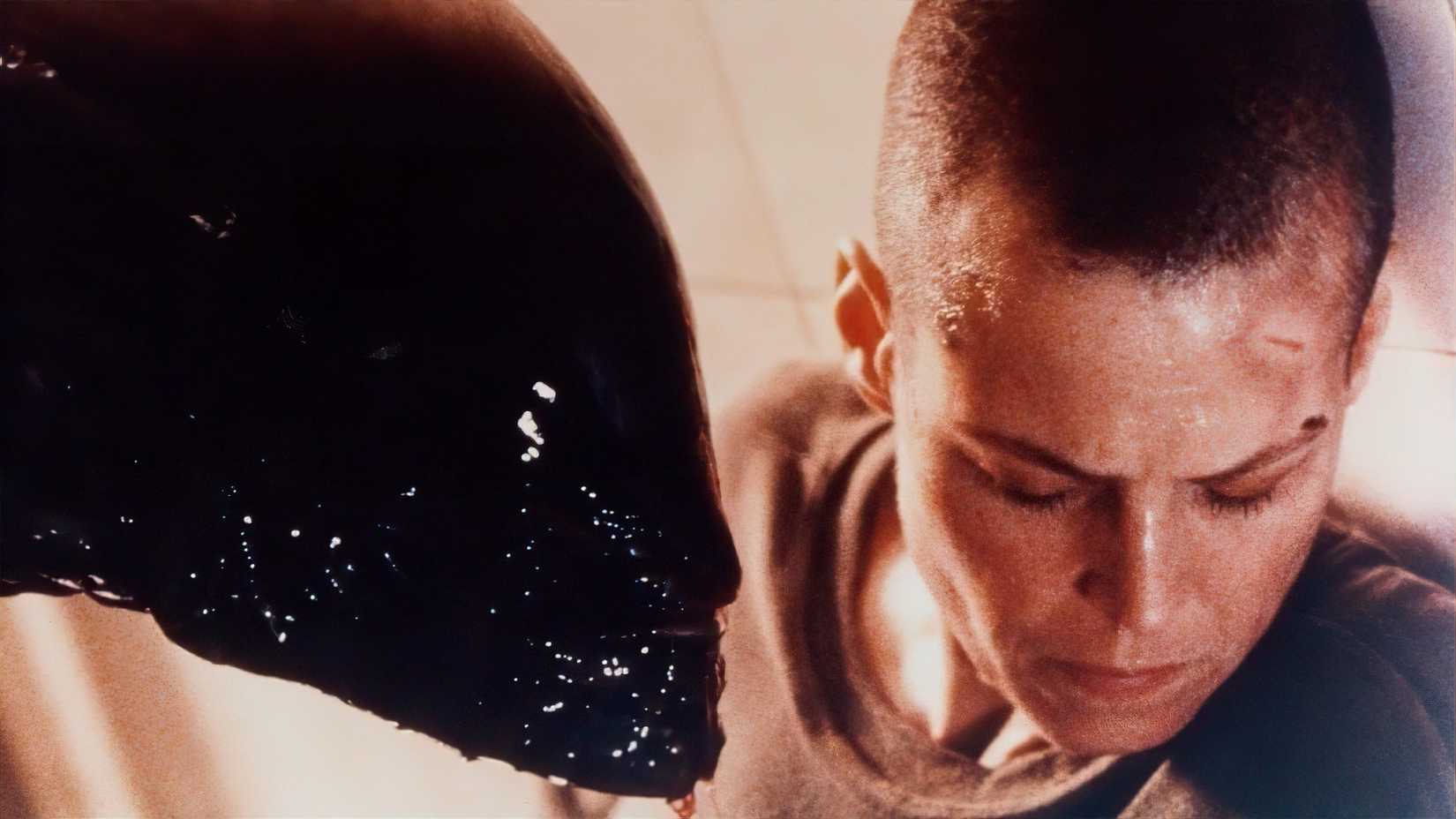 Xenomorfo e Ripley em Alien 3