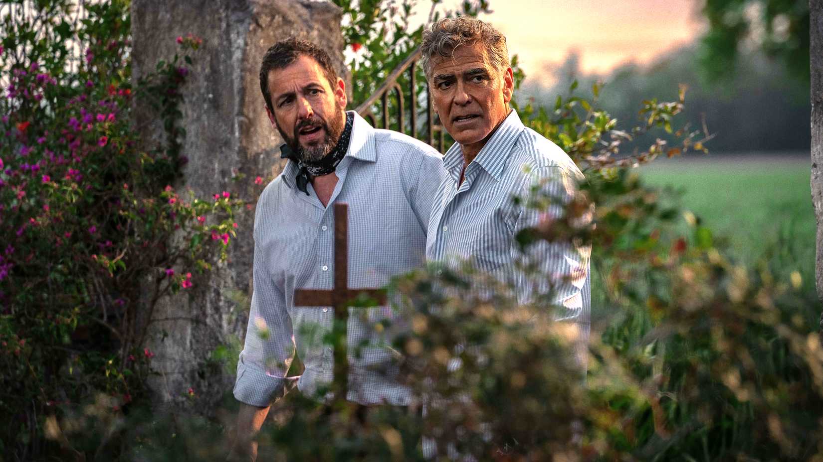 Adam Sandler e George Clooney em Jay Kelly
