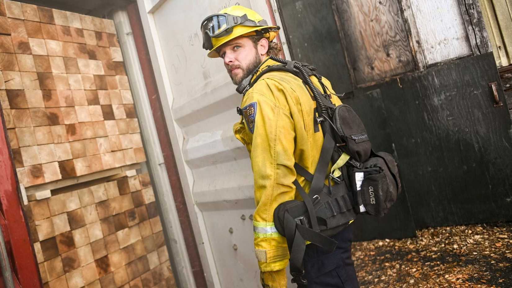 Bode looking over his shoulder looking worried in Fire Country season 4