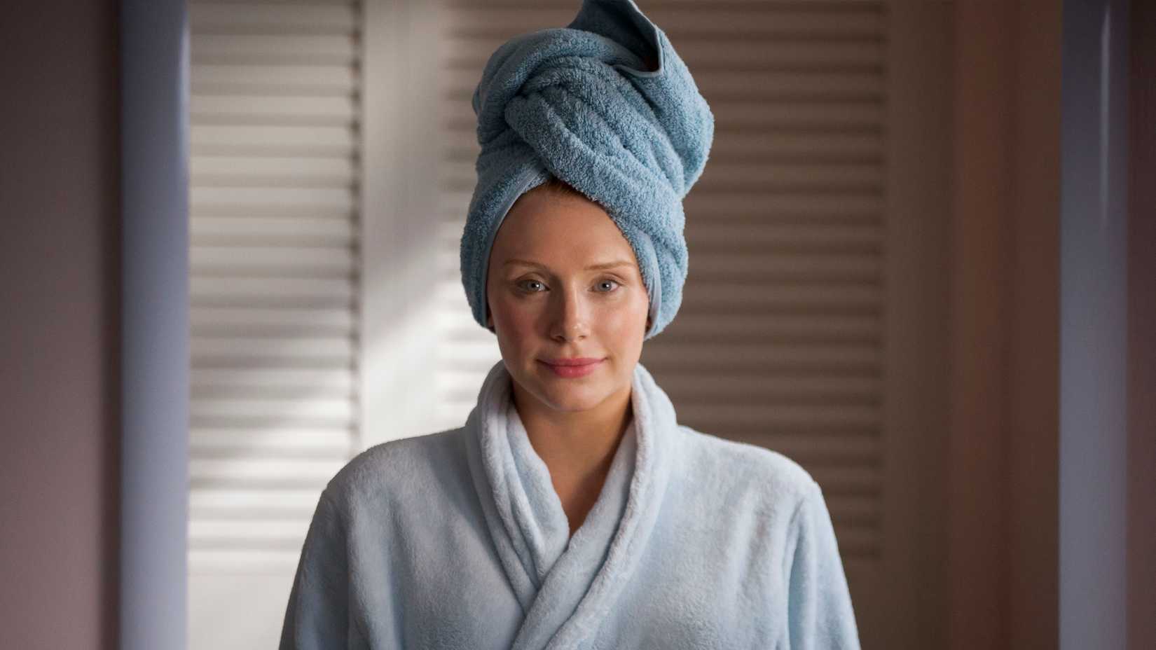 Lacie (Bryce Dallas Howard) em Nosedive de Black Mirror