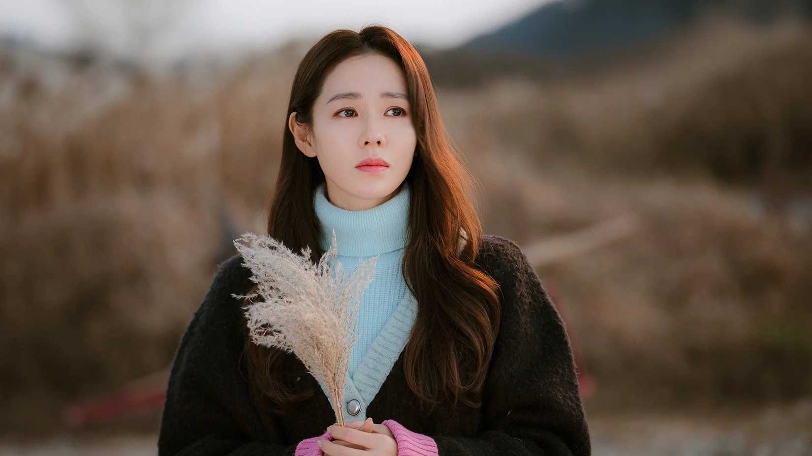 Yoon Se-ri (Son Ye-jin) looking tearful in the K-drama Crash Landing On You.