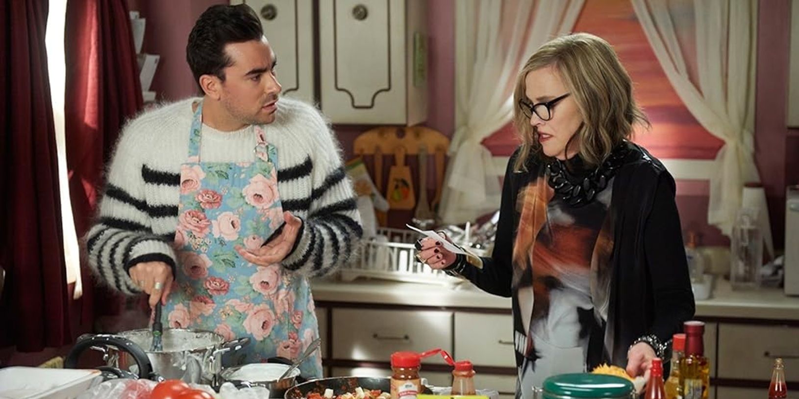 David e Moira che cucinano in Schitt's Creek