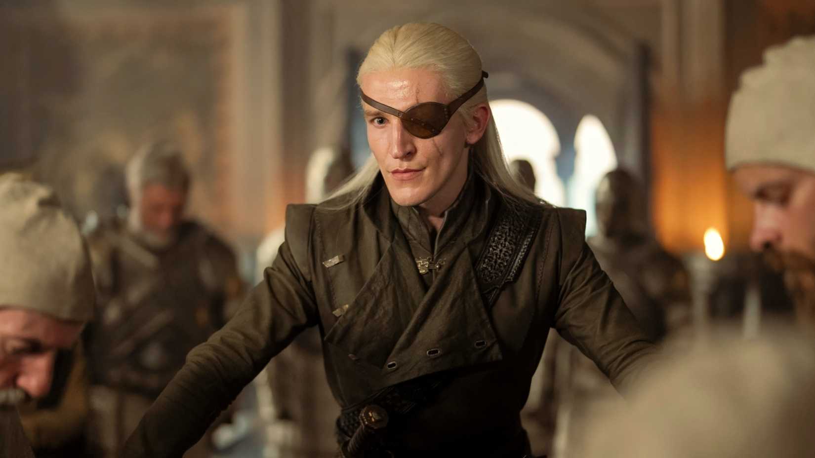 Ewan Mitchell como Aemond Targaryen em House of the Dragon.