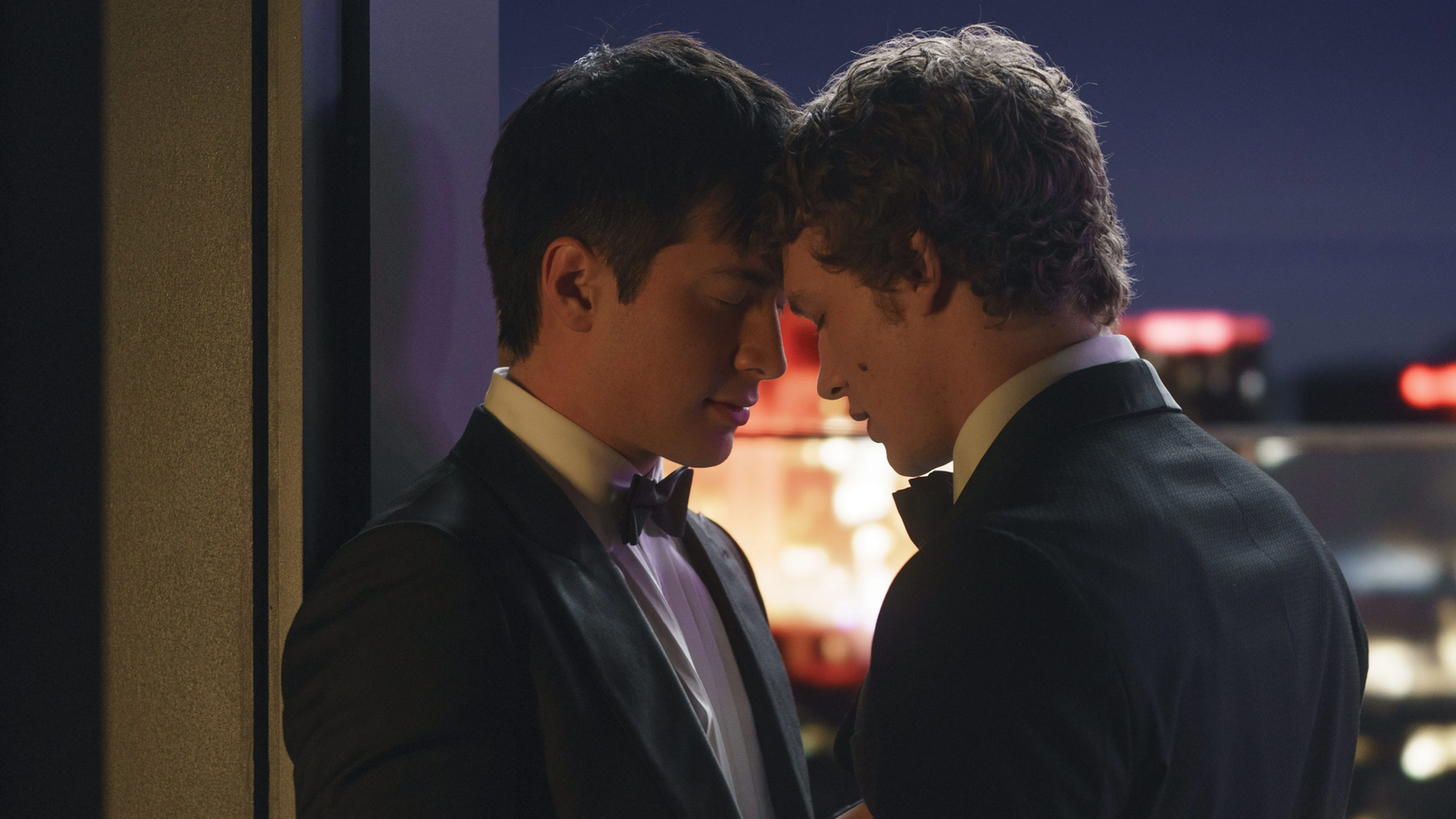 Heated Rivalry Star Reveals Pressure To Cut Kissing Scenes