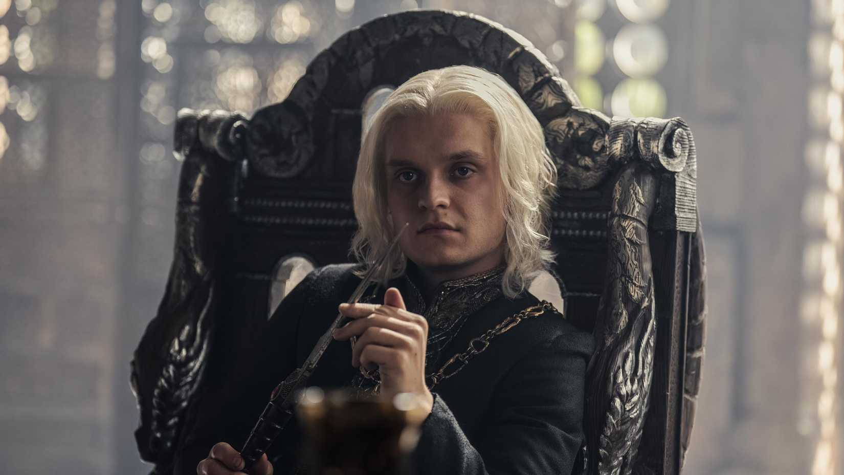 Tom Glynn-Carney como Aegon II Targaryen em House of the Dragon.