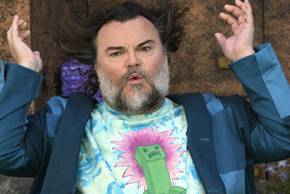 Jack Black tossing his hair on the Minecraft Movie red carpet