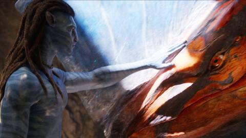 Jake touches Toruk's muzzle in Avatar Fire and Ash