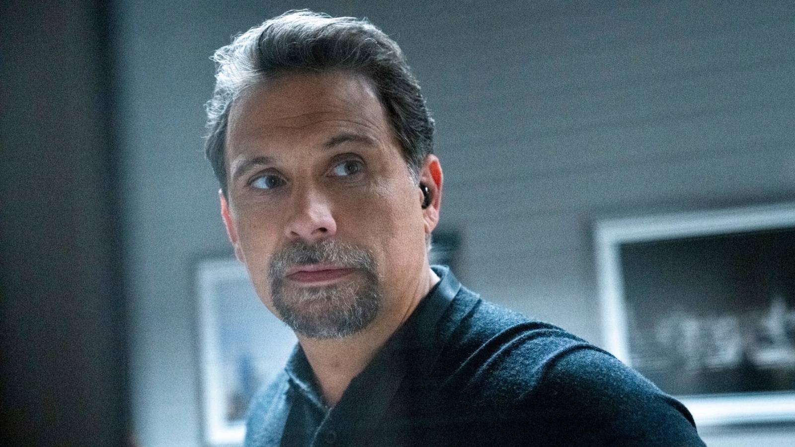 Jeremy Sisto as Jubal looking over his shoulder in FBI