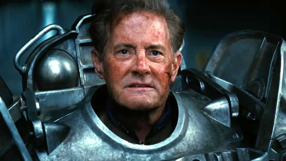 Kyle MacLachlan's Hank looking intensely while in his Power Armor in Fallout season 2