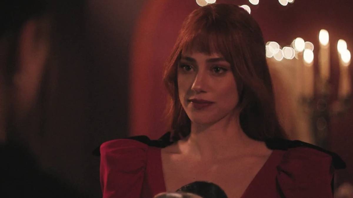 Lili Reinhart in Forbidden fruits