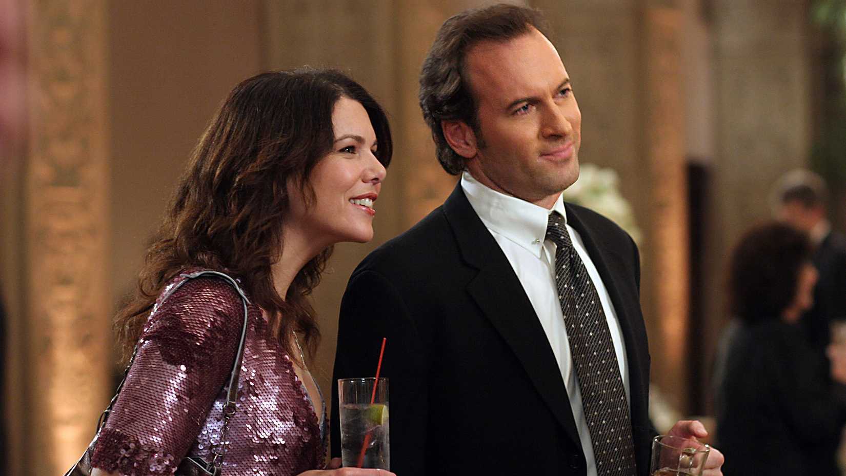 Lorelai and Luke in a moment from Season 5 of Gilmore Girls