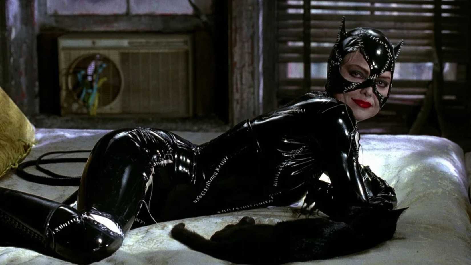 michelle pfeiffer as catwoman in batman returns