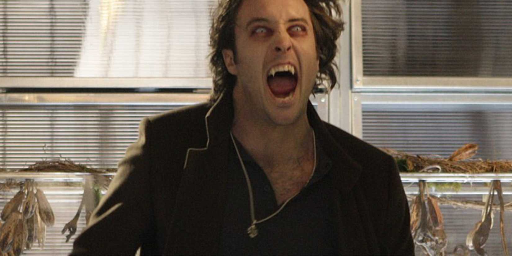 Mick St John em forma de vampiro na série Moonlight