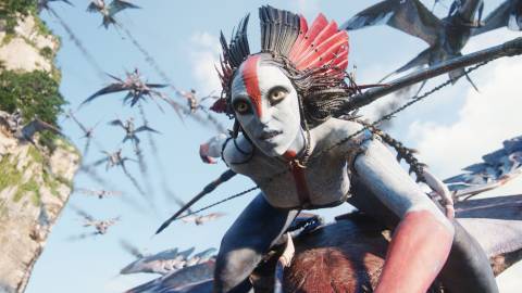 Oona Chaplin as Varang flying on an Ikran in Avatar Fire and Ash
