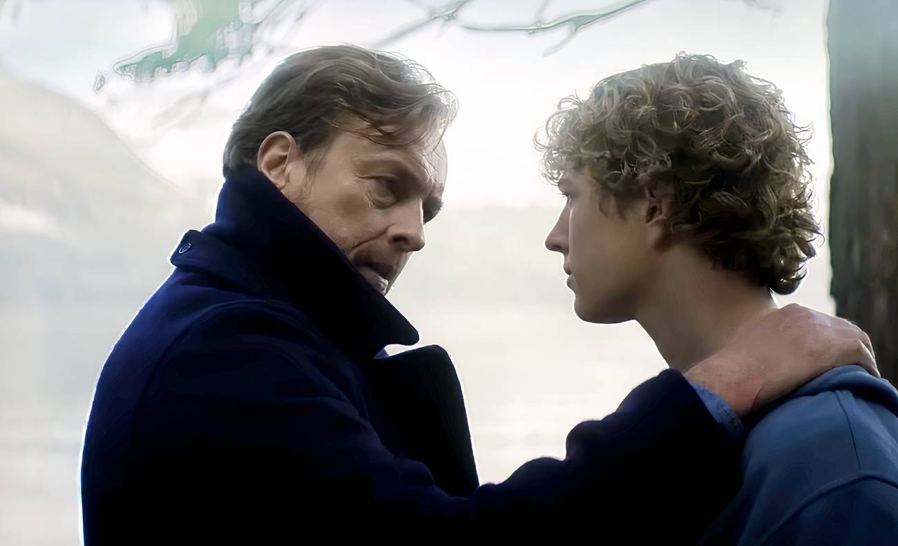 Walker Scobell as Percy Jackson and Toby Stephens as Poseidon in Percy Jackson season 2